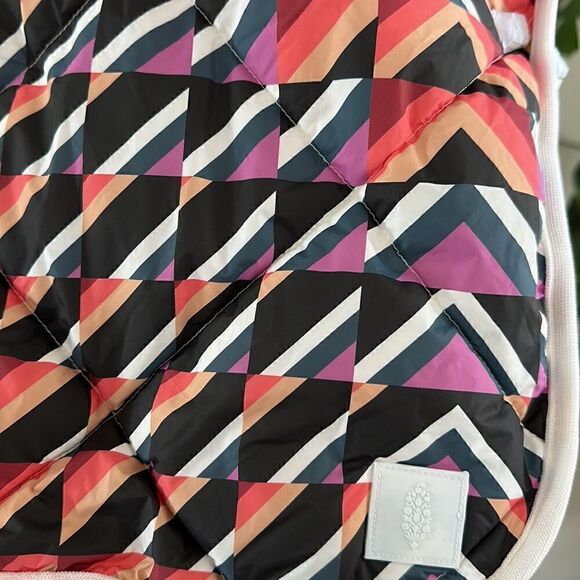 NWT Free People Chill Out Puffer Pancho Jacket Packable Activewear Sleeveless - Picture 9 of 17